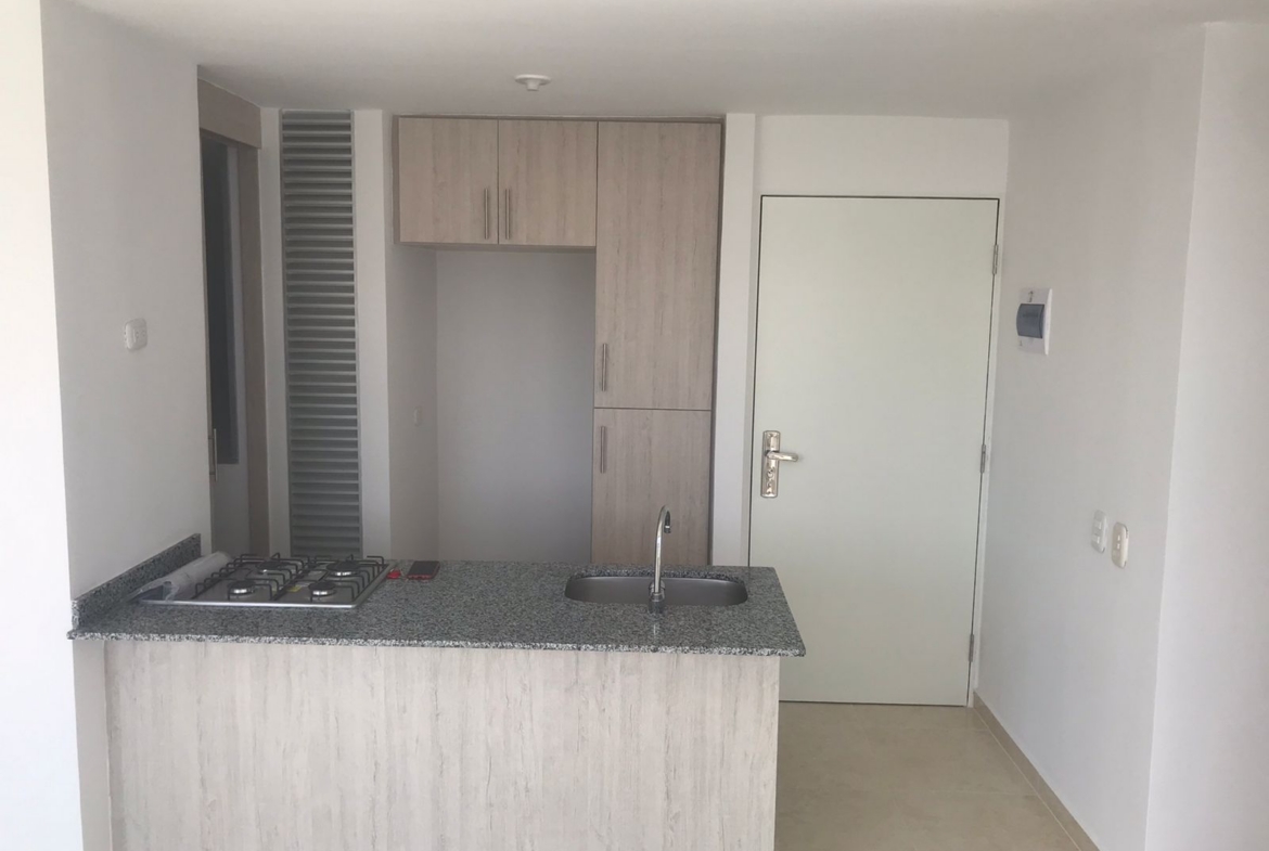 ARRIENDO APTO EN LA VIA CONDINA PALO VERDE PER