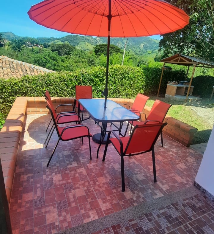 VENDO CASA CAMPESTRE EN VITERBO CALDAS