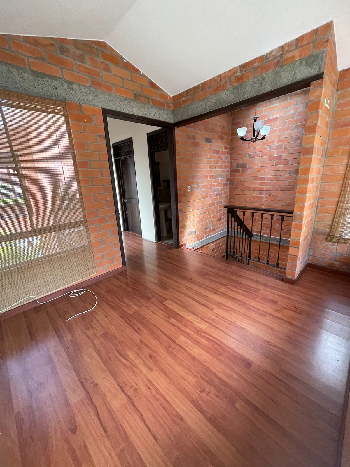 30507620240906031706 VENDO CASA EN BOMBAY DOSQUEBRADAS