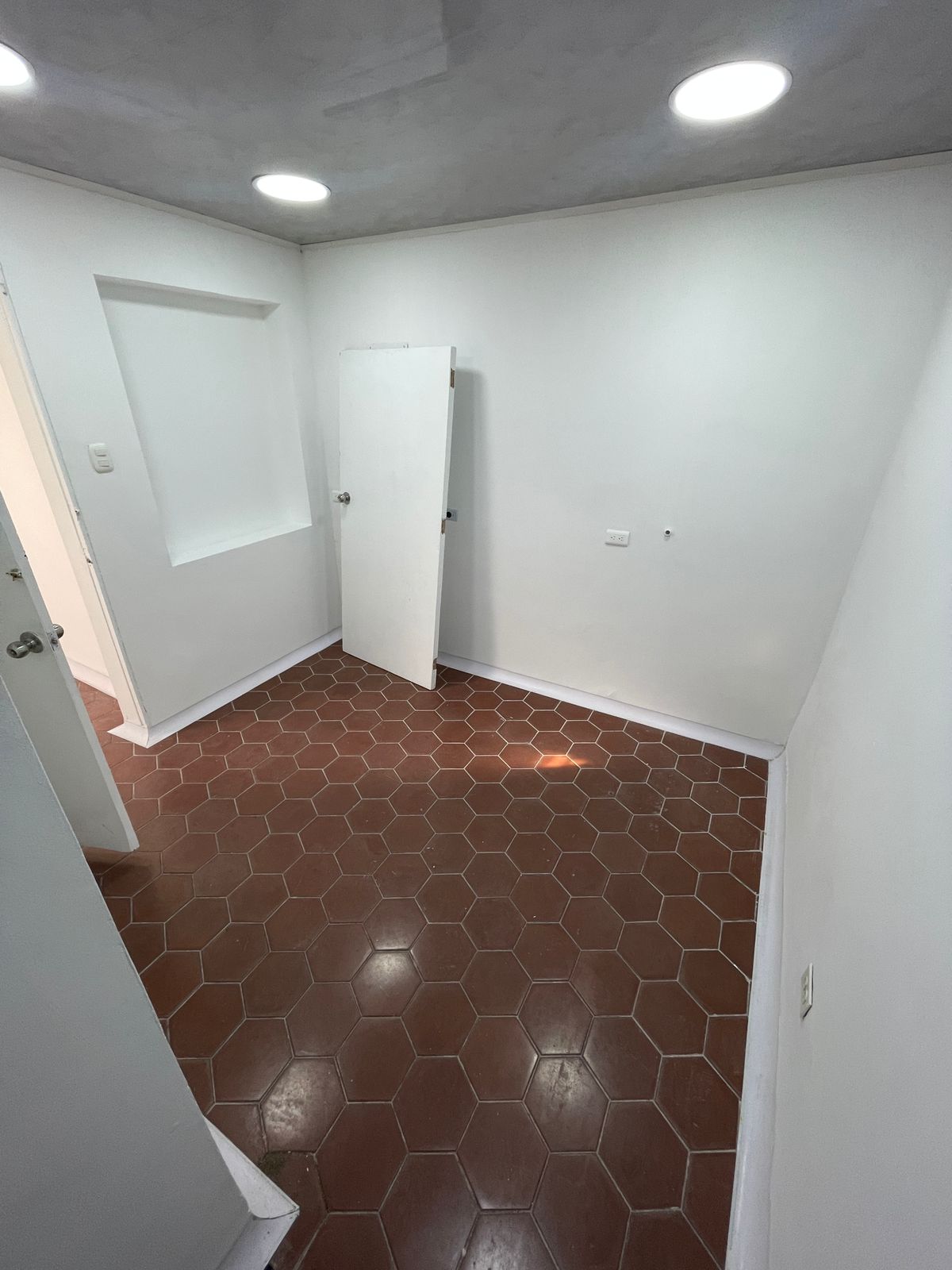 30507620250812024412 SE RENTA CASA PARA OFICINAS EN MARAYA
