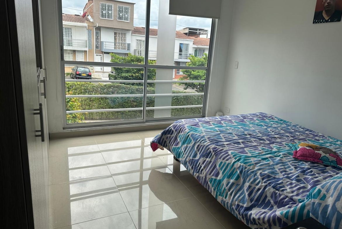 VENDO CASA DÚPLEX EN CONJUNTO CERRADO SECTOR MONTEBONITO DOSQUEBRADAS