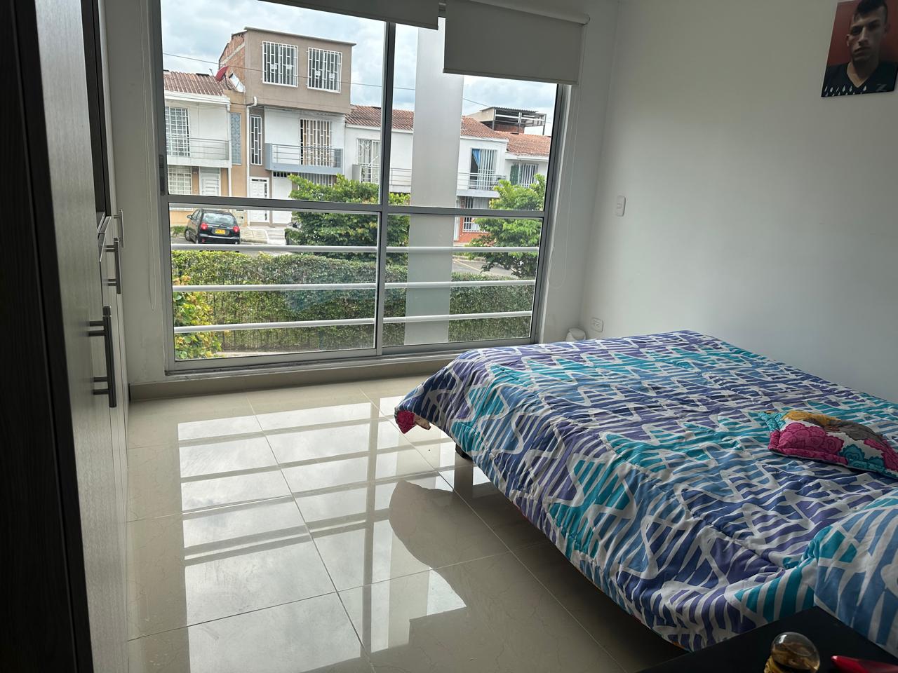 VENDO CASA DÚPLEX EN CONJUNTO CERRADO SECTOR MONTEBONITO DOSQUEBRADAS
