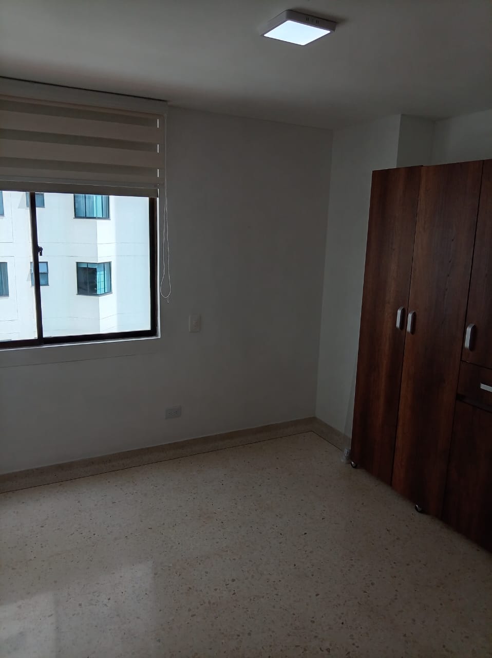 SE VENDE APARTAMENTO CERCA A MEGACENTRO PINARES