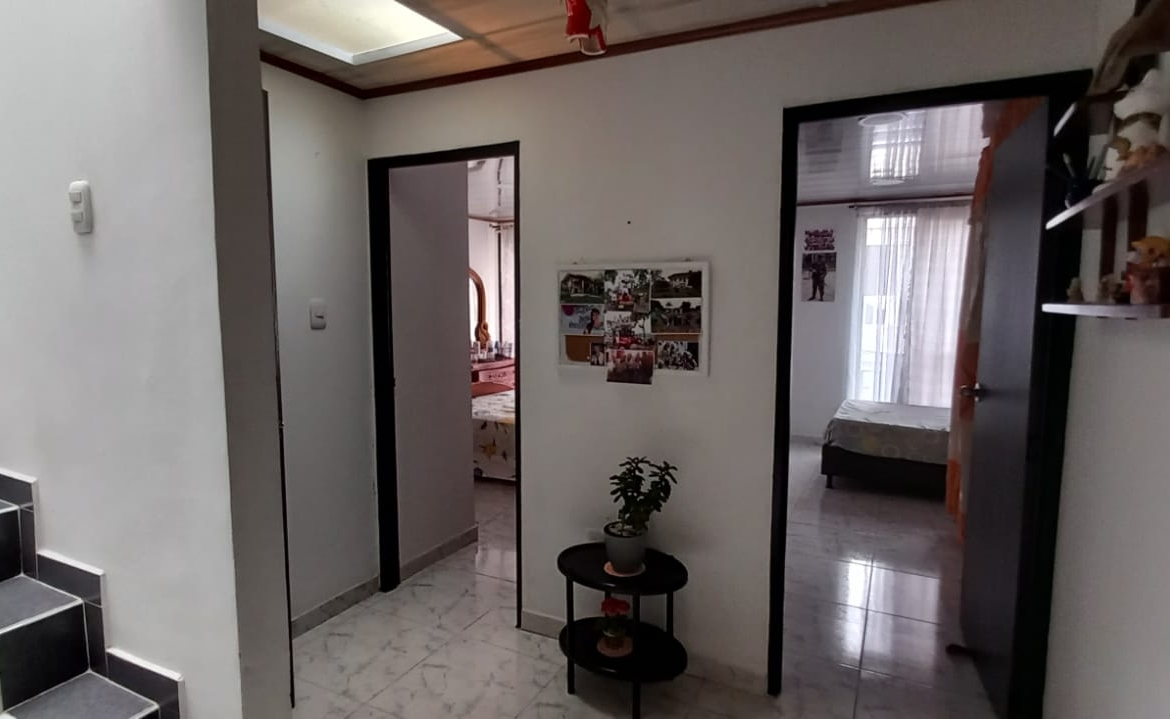 SE VENDE CASA DE TRES PISOS EN SAMARIA