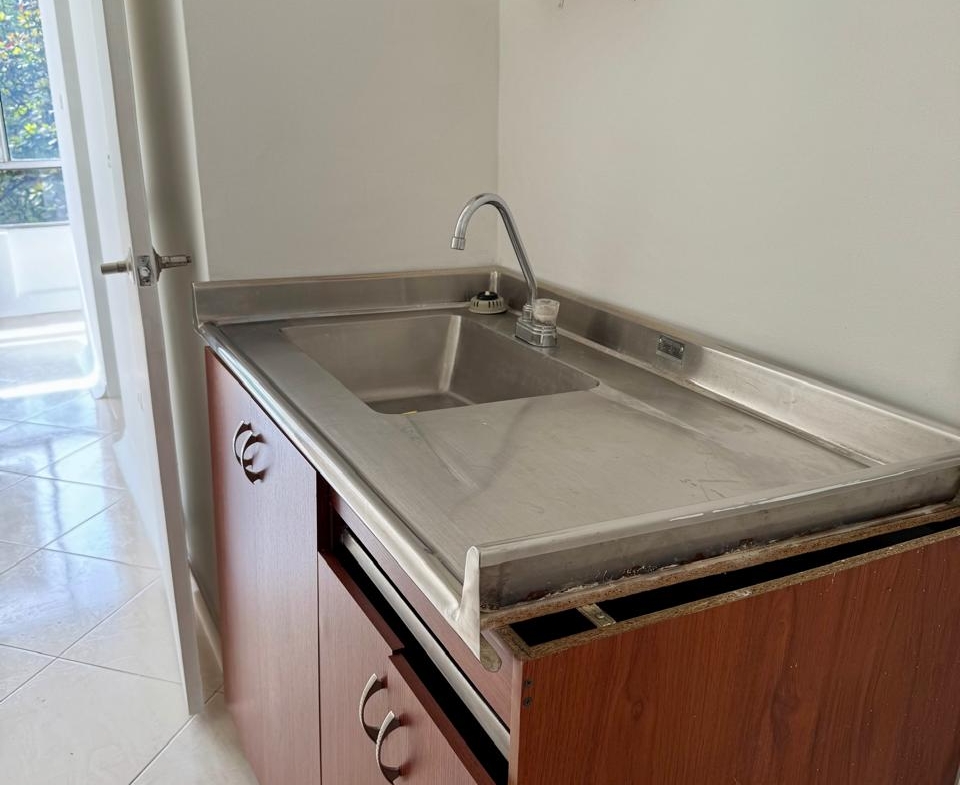 VENTA DE OFICINA EN RODEO PLAZA