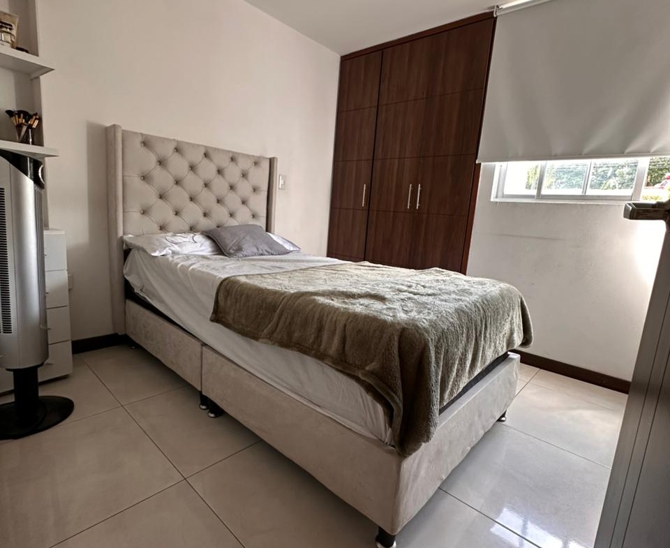 VENDO APARTAMENTO EN AV SUR, SECTOR CORALES 68 M2