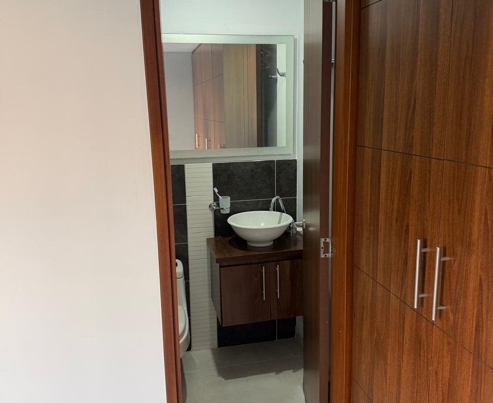 SE VENDE APARTAMENTO AV SUR, CORALES 3 ALCOBAS