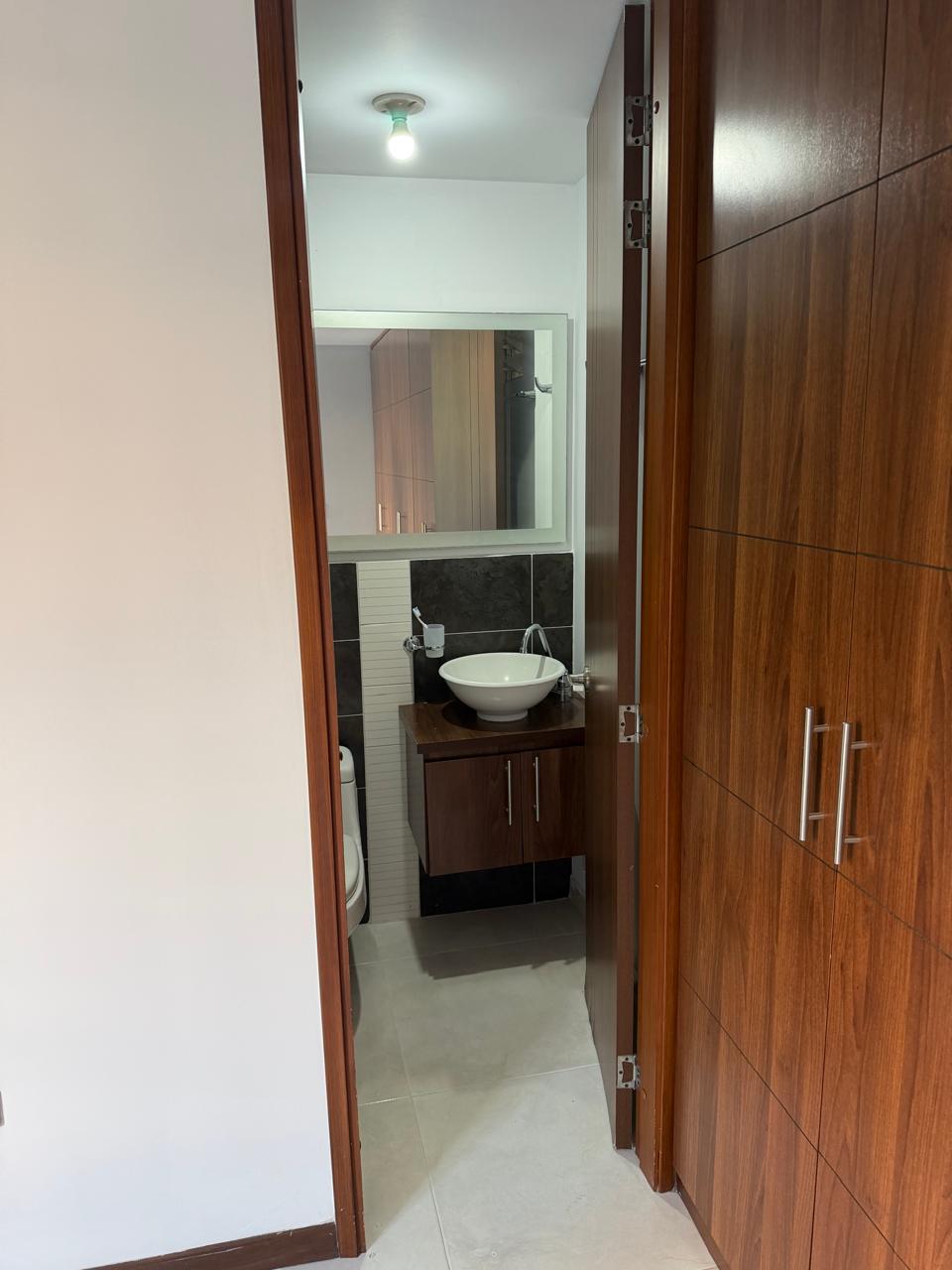 30507620260425051525 SE VENDE APARTAMENTO AV SUR, CORALES 3 ALCOBAS