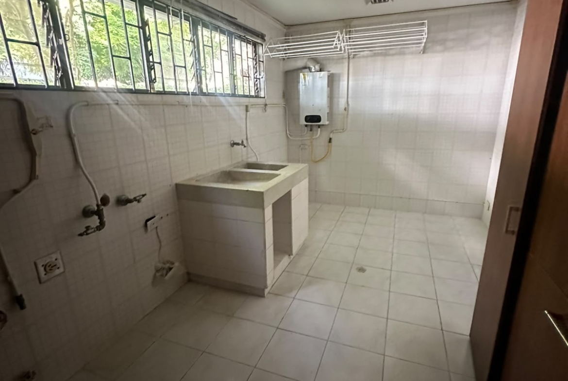 VENDO CASA EN SECTOR CIRCUNVALAR