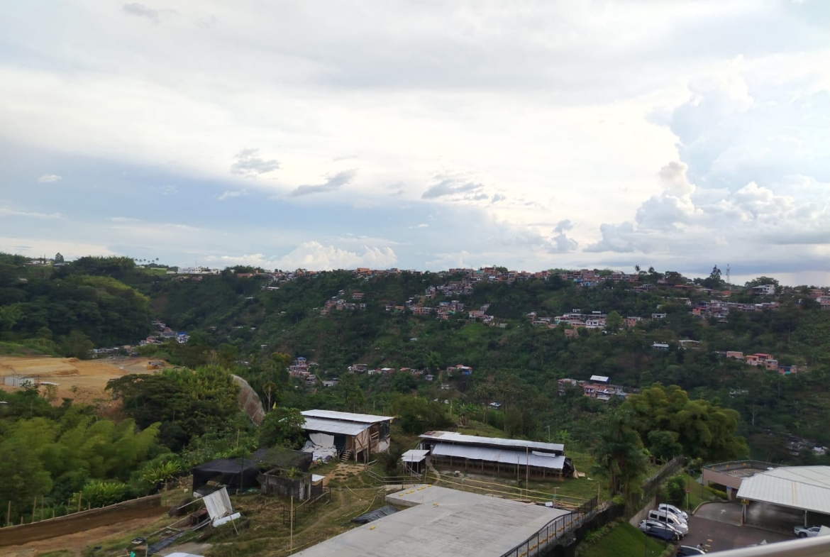 VENDO APARTAMENTO EN BARRIO ALAMOS PEREIRA