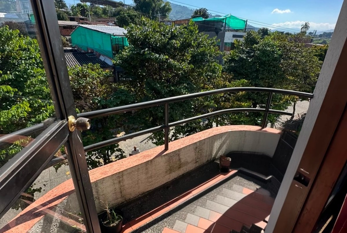 SE RENTA APARTAMENTO EN SAN MATEO