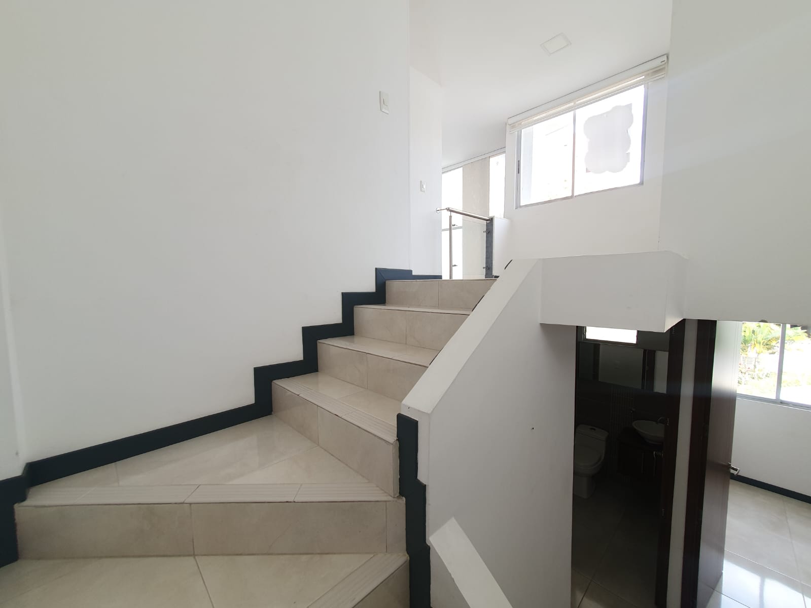 EN VENTA APARTAMENTO DUPLEX AV SUR SECTOR CORALES