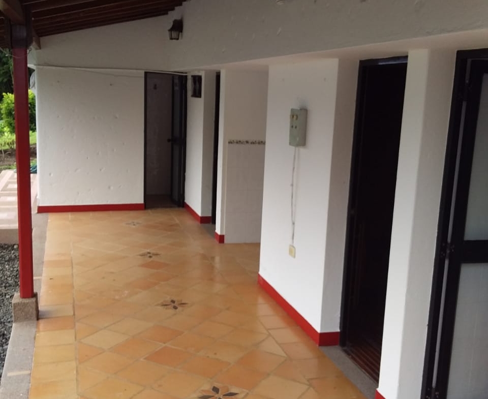 SE VENDE HERMOSA FINCA DE RECREO VIA A ARMENIA