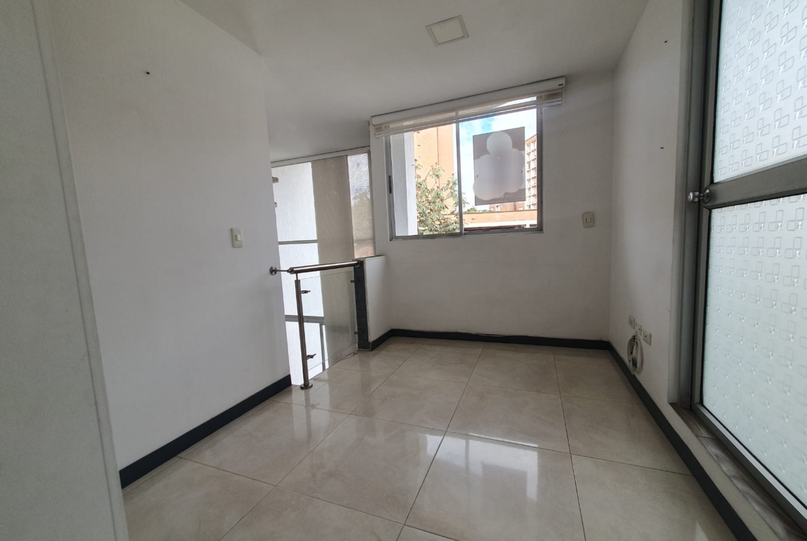 EN VENTA APARTAMENTO DUPLEX AV SUR SECTOR CORALES