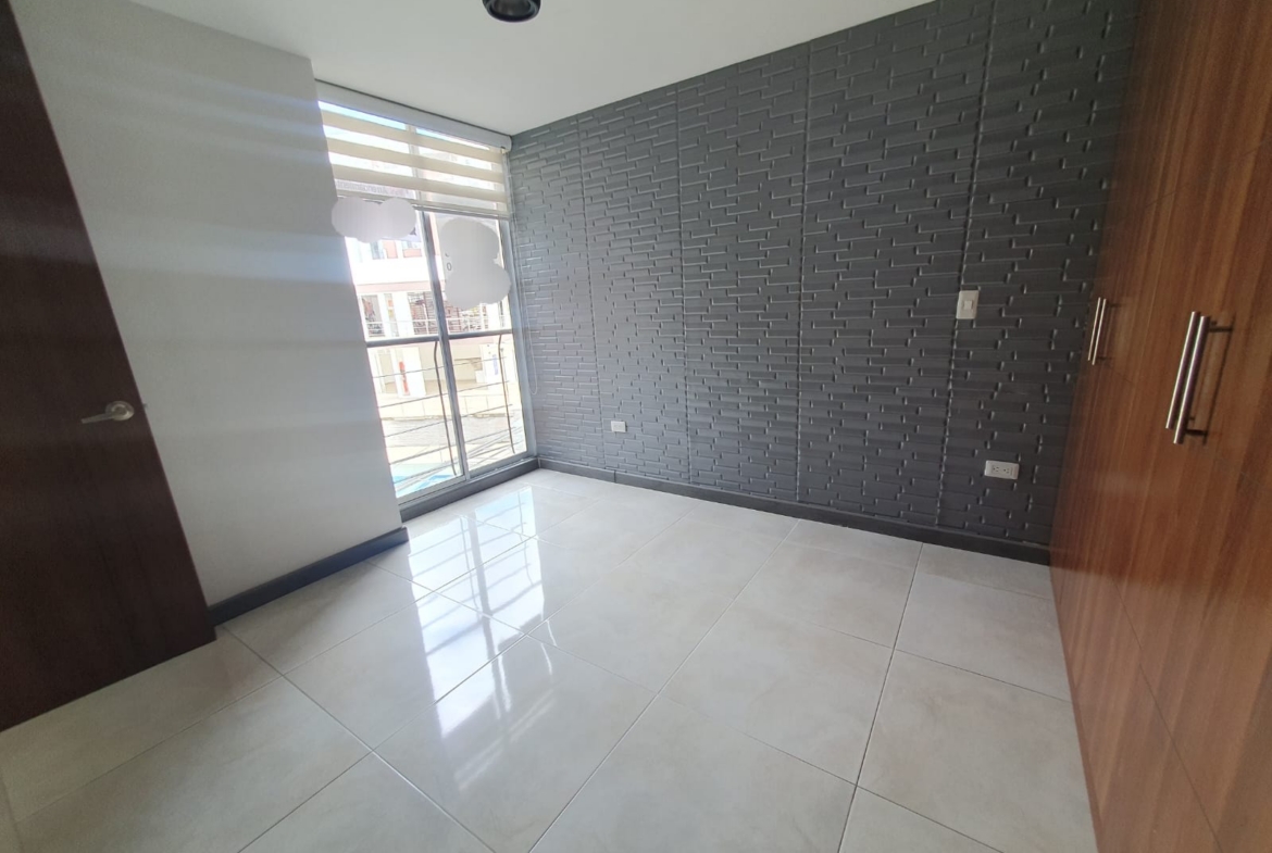 EN VENTA APARTAMENTO DUPLEX AV SUR SECTOR CORALES