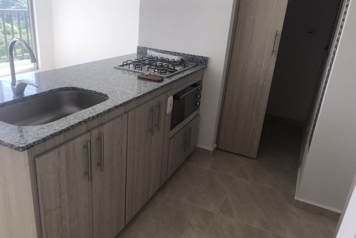 ARRIENDO APTO EN LA VIA CONDINA PALO VERDE PER