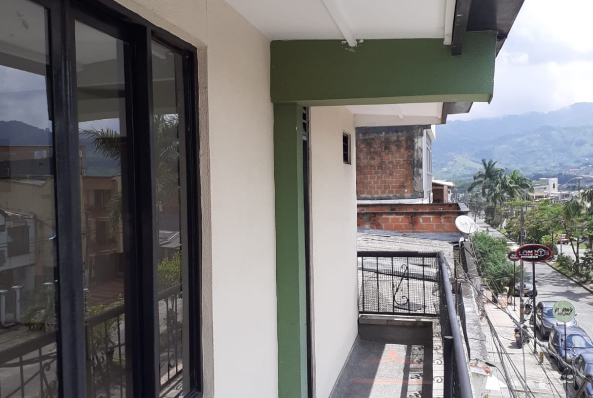 ARRIENDO APARTA ESTUDIO EN LA PRADERA