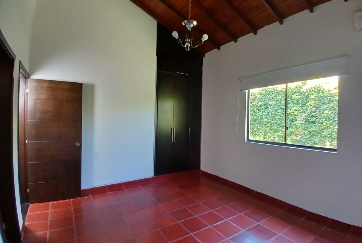 VENDO CASA CAMPESTRE VIA CERRITOS LA VIRGINIA