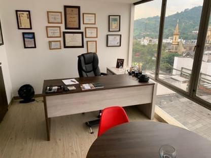 EN VENTA OFICINA IMPORTANTE SECTOR DEL CENTRO DE PEREIRA