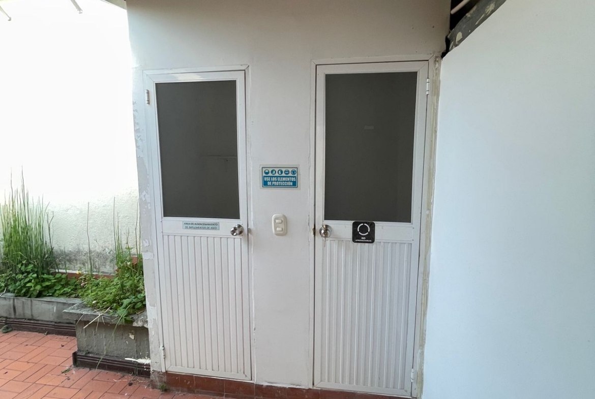 SE RENTA CASA PARA OFICINAS EN MARAYA