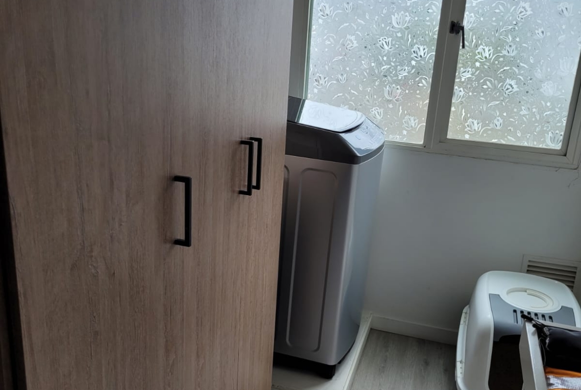 VENDO APARTAESTUDIO EN PINARES FRENTE A MEGACENTRO