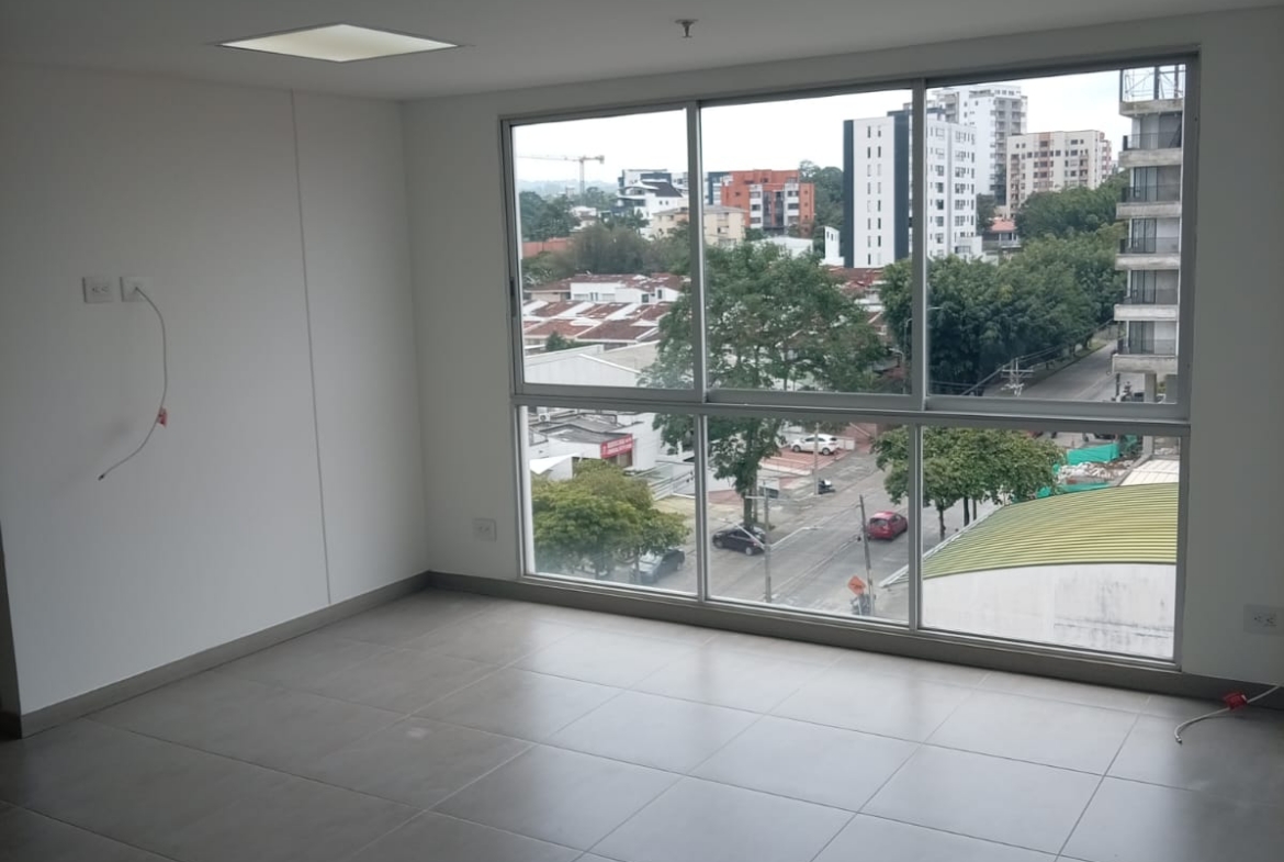 SE ARRIENDA OFICINA EN CENTRO DE NEGOCIOS EN ÁLAMOS PEREIRA