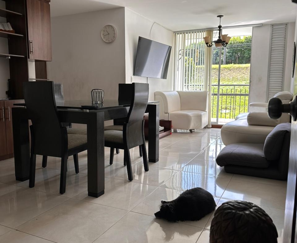 VENDO APARTAMENTO EN AV SUR, SECTOR CORALES 68 M2