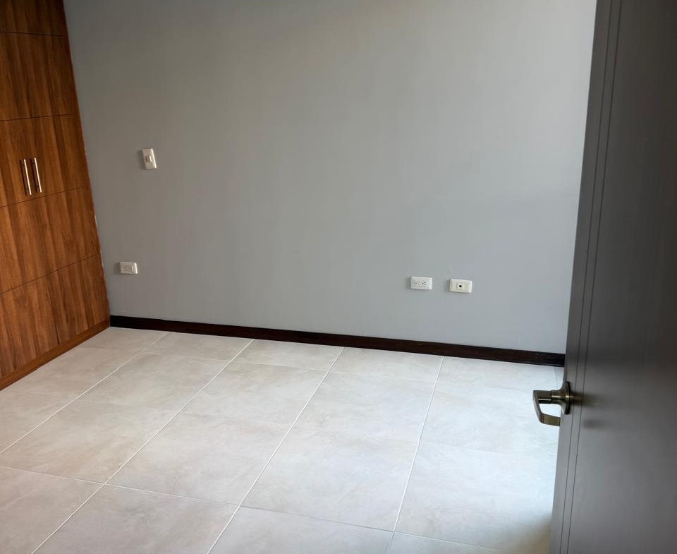 SE VENDE APARTAMENTO AV SUR, CORALES 3 ALCOBAS