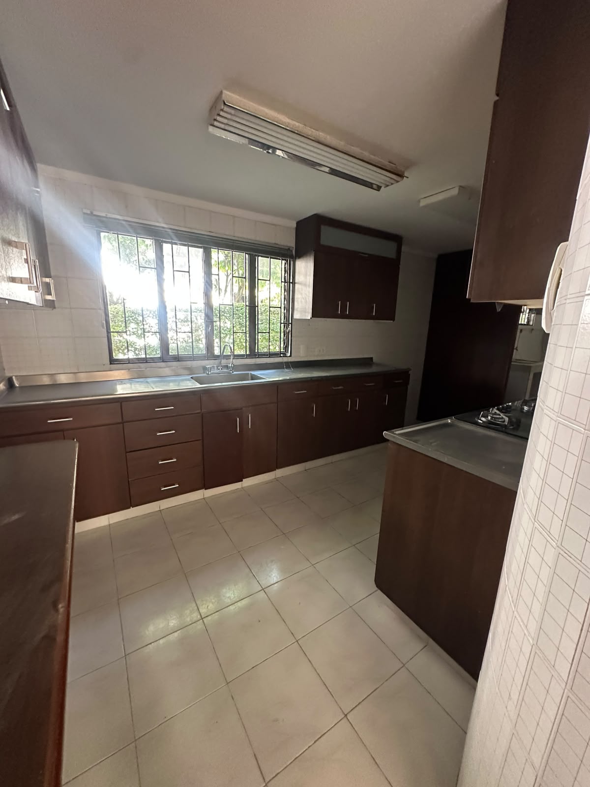 VENDO CASA EN SECTOR CIRCUNVALAR