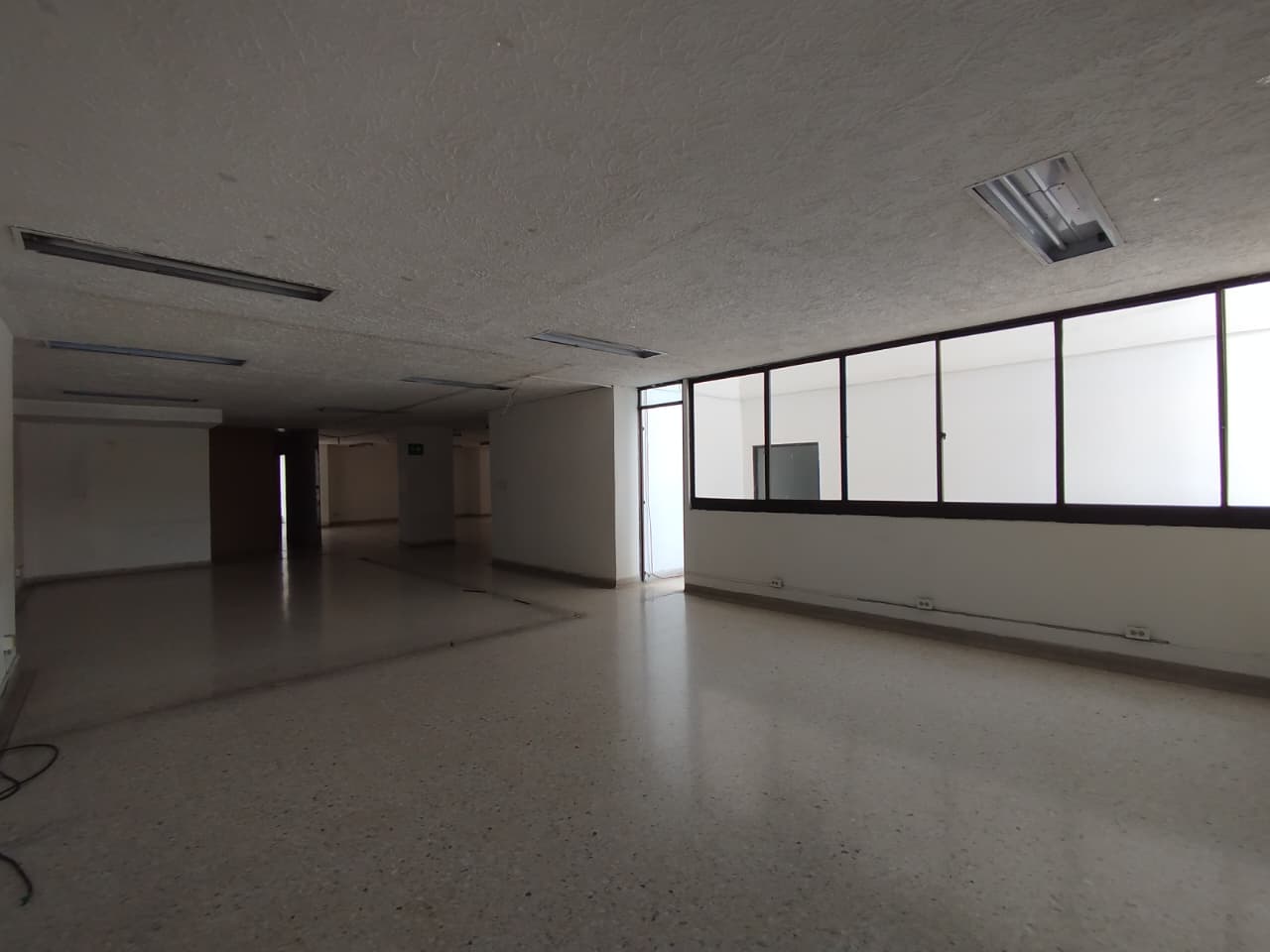 30507720260716115216 VENTA DE EDIFICIO PARA OFICINAS EN EL CENTRO DE PEREIRA