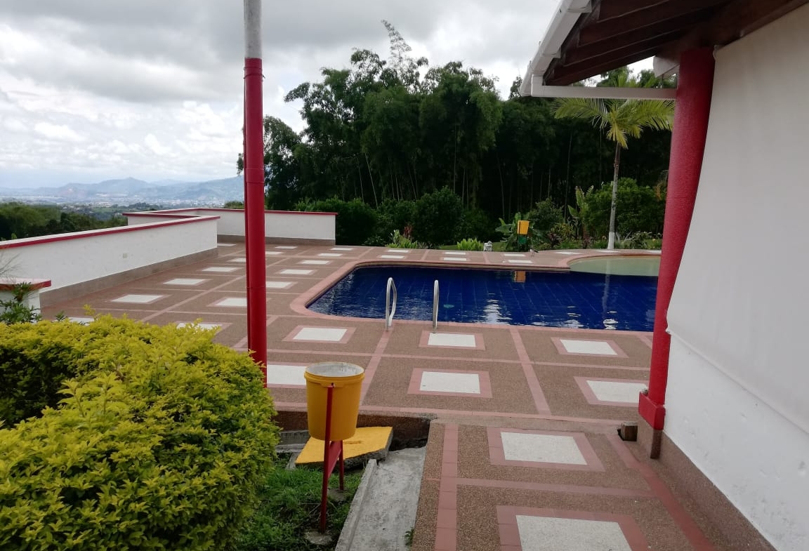 SE VENDE HERMOSA FINCA DE RECREO VIA A ARMENIA