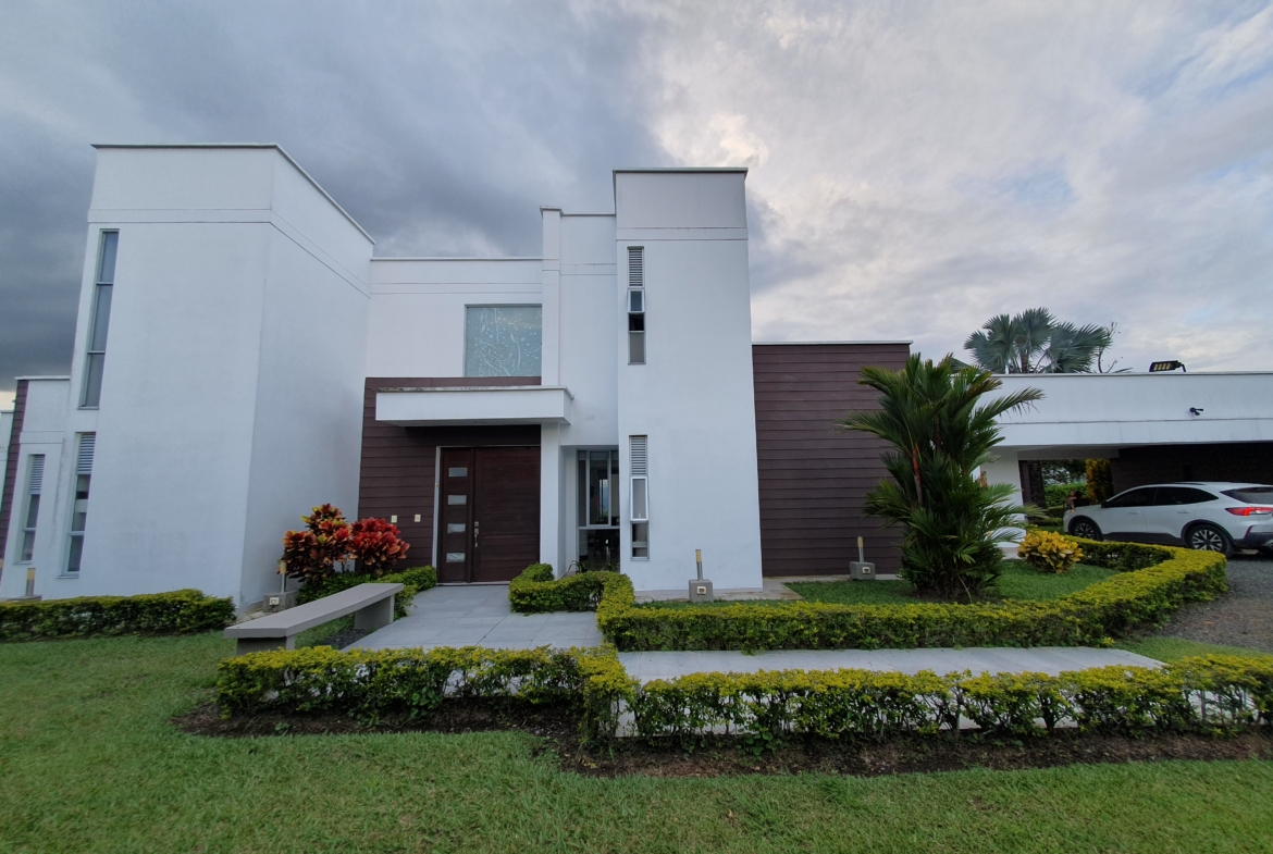 EN VENTA CASA CAMPESTRE EN CERRITOS PEREIRA