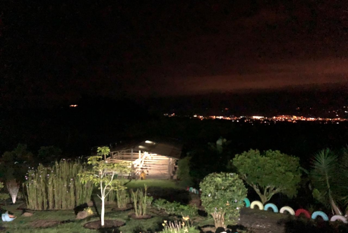 SE VENDE HERMOSA FINCA DE RECREO VIA A ARMENIA