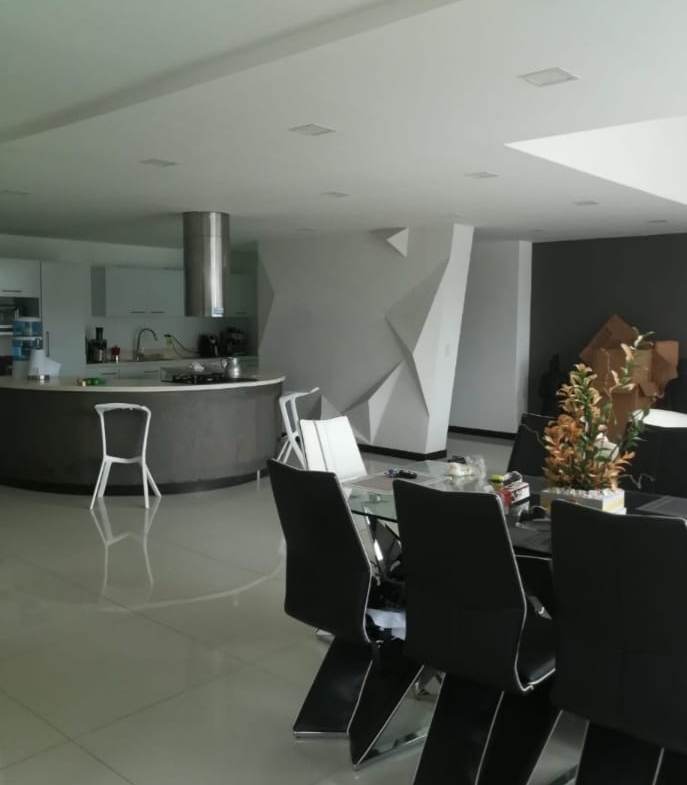 VENDO PENT HOUSE DUPLEX EN EXCLUSIVO SECTOR DE PINARES