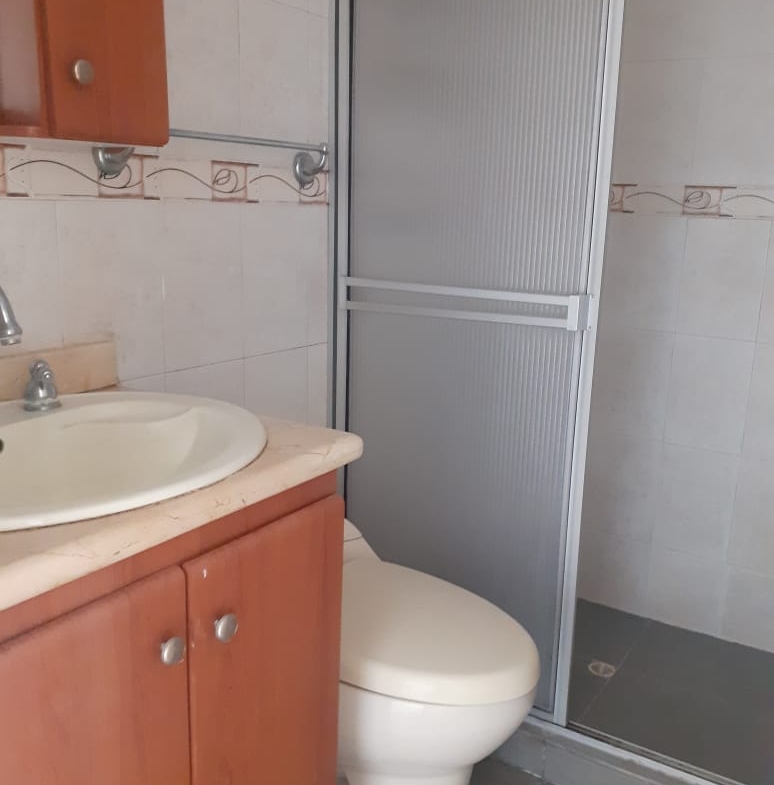 VENDO APARTAMENTO EN CONJUNTO LA LORENA PEREIRA