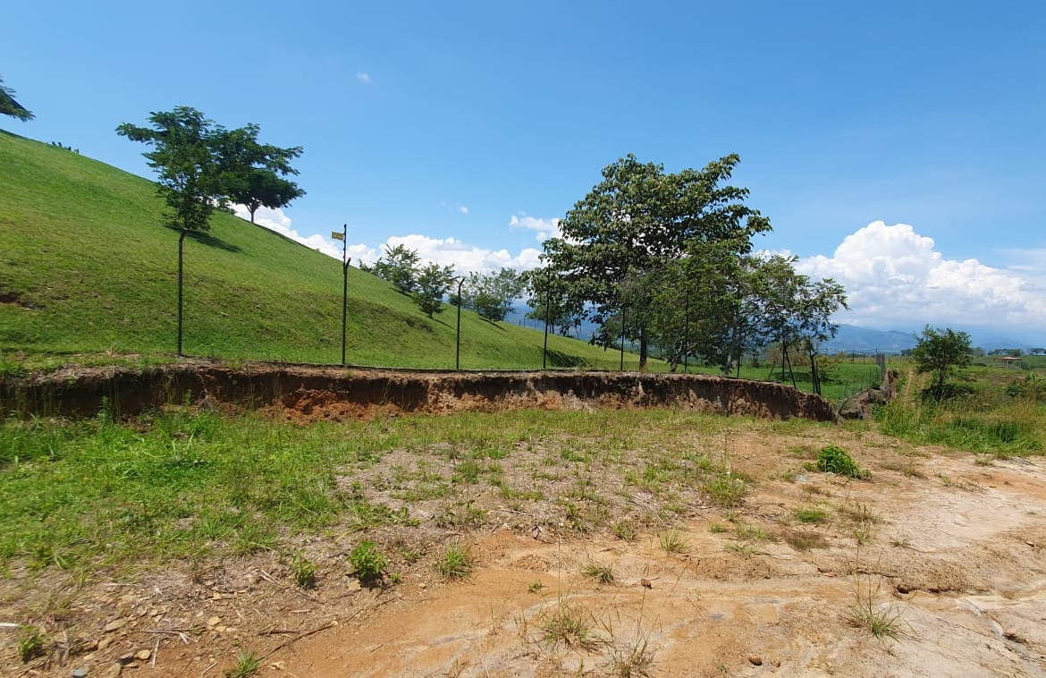 EN VENTA LOTE CERRITOS PEREIRA 11.027M2