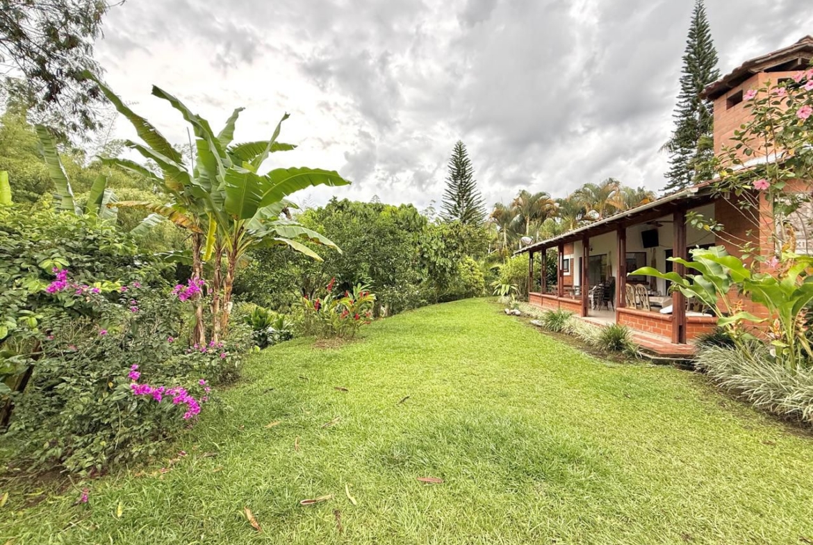 VENDO CASA CAMPESTRE EN COMBIA