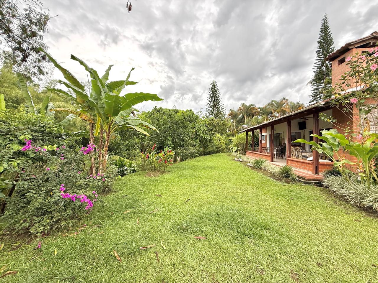 VENDO CASA CAMPESTRE EN COMBIA
