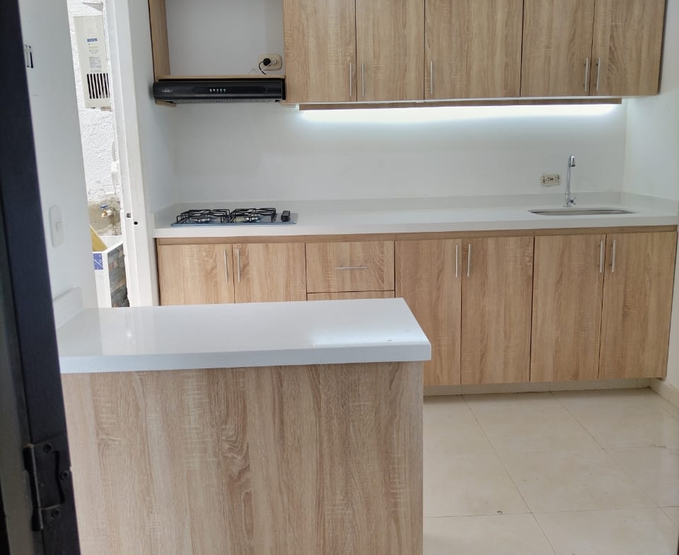 VENDO CASA DÚPLEX CON LOCAL EN SECTOR VILLA VERDE