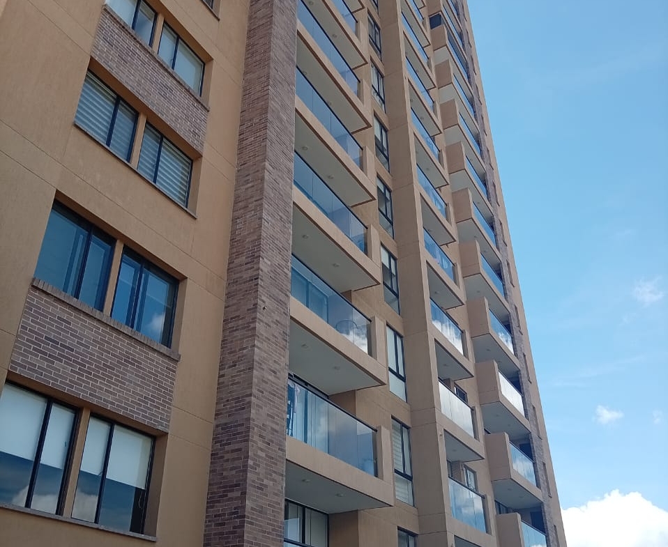 VENDO APARTAMENTO UBICACIÓN ESTRATÉGICA AVENIDA SUR EN PEREIRA