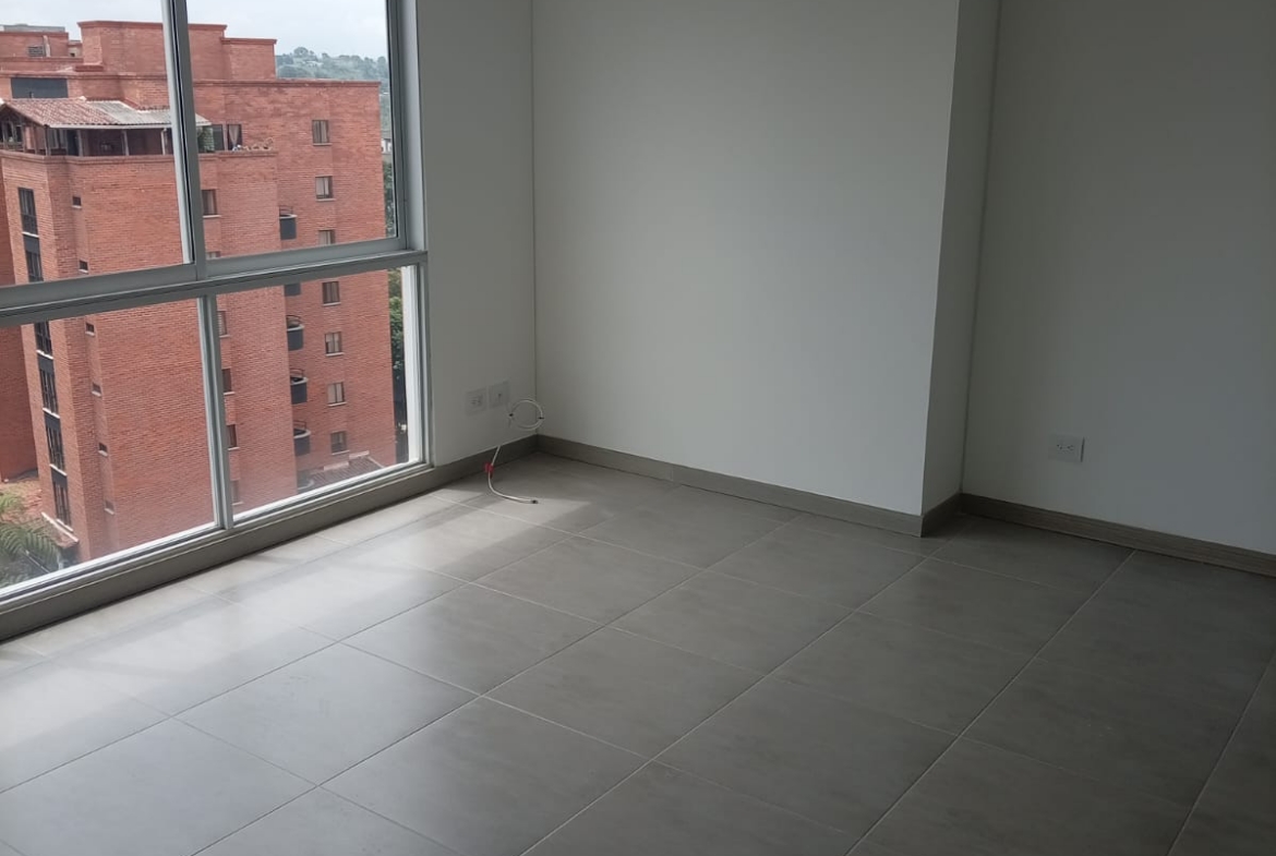 SE ARRIENDA OFICINA EN CENTRO DE NEGOCIOS EN ÁLAMOS PEREIRA
