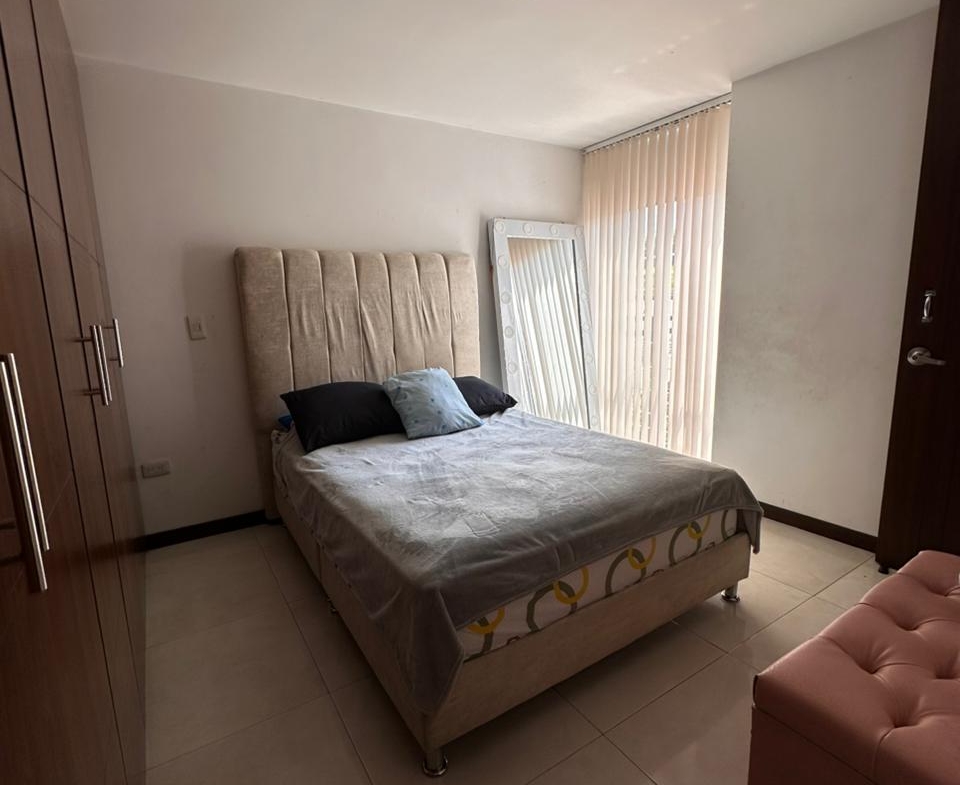 VENDO APARTAMENTO EN AV SUR, SECTOR CORALES 68 M2