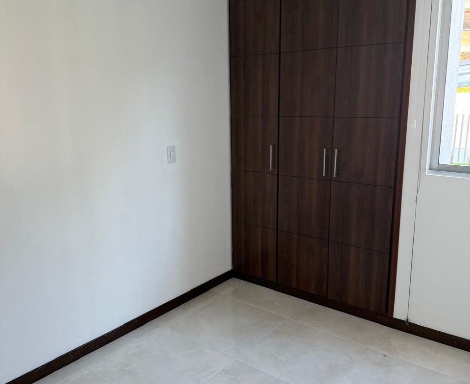 SE VENDE APARTAMENTO AV SUR, CORALES 3 ALCOBAS