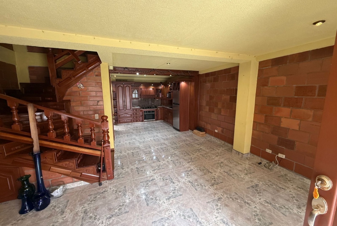 VENDO CASA EN QUINTAS DE JARDIN COLONIAL