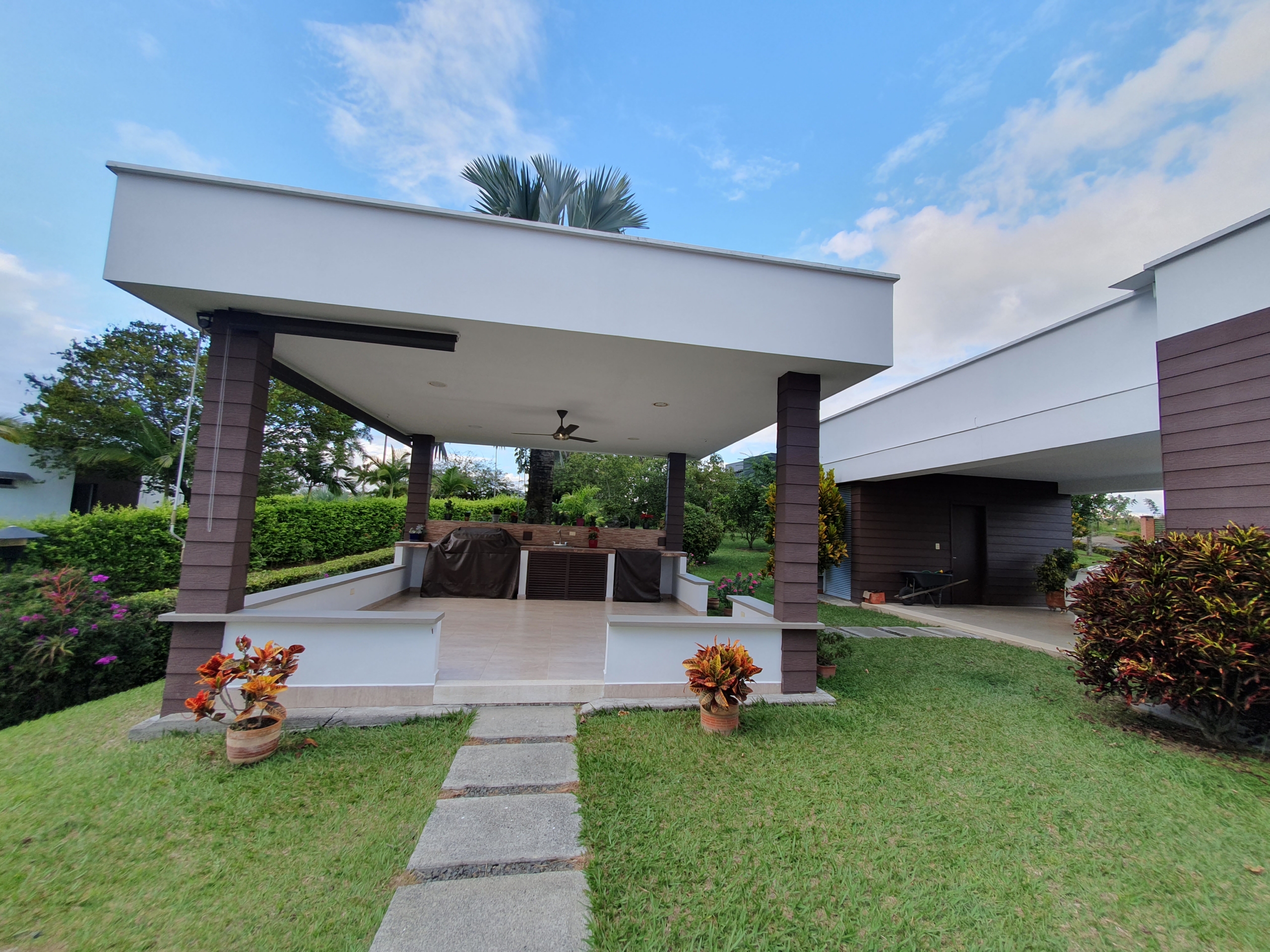 EN VENTA CASA CAMPESTRE EN CERRITOS PEREIRA