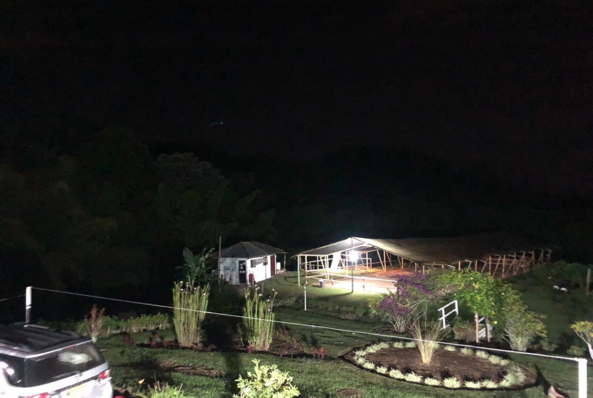SE VENDE HERMOSA FINCA DE RECREO VIA A ARMENIA