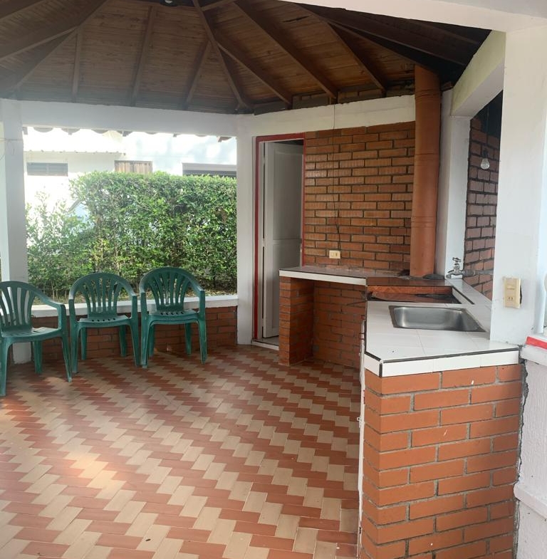 VENTA DE CASA CAMPESTRE EN VITERBO