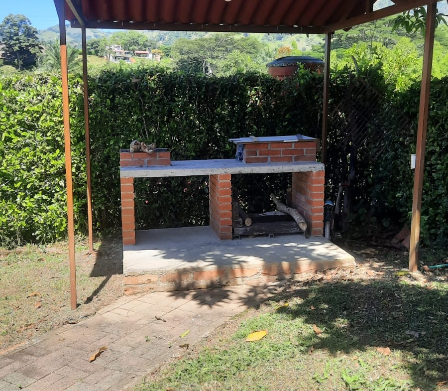 VENDO CASA CAMPESTRE EN VITERBO CALDAS