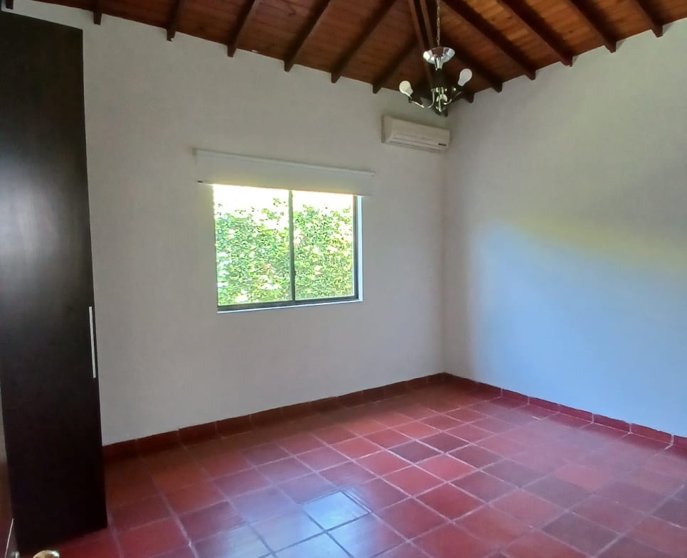 VENDO CASA CAMPESTRE VIA CERRITOS LA VIRGINIA