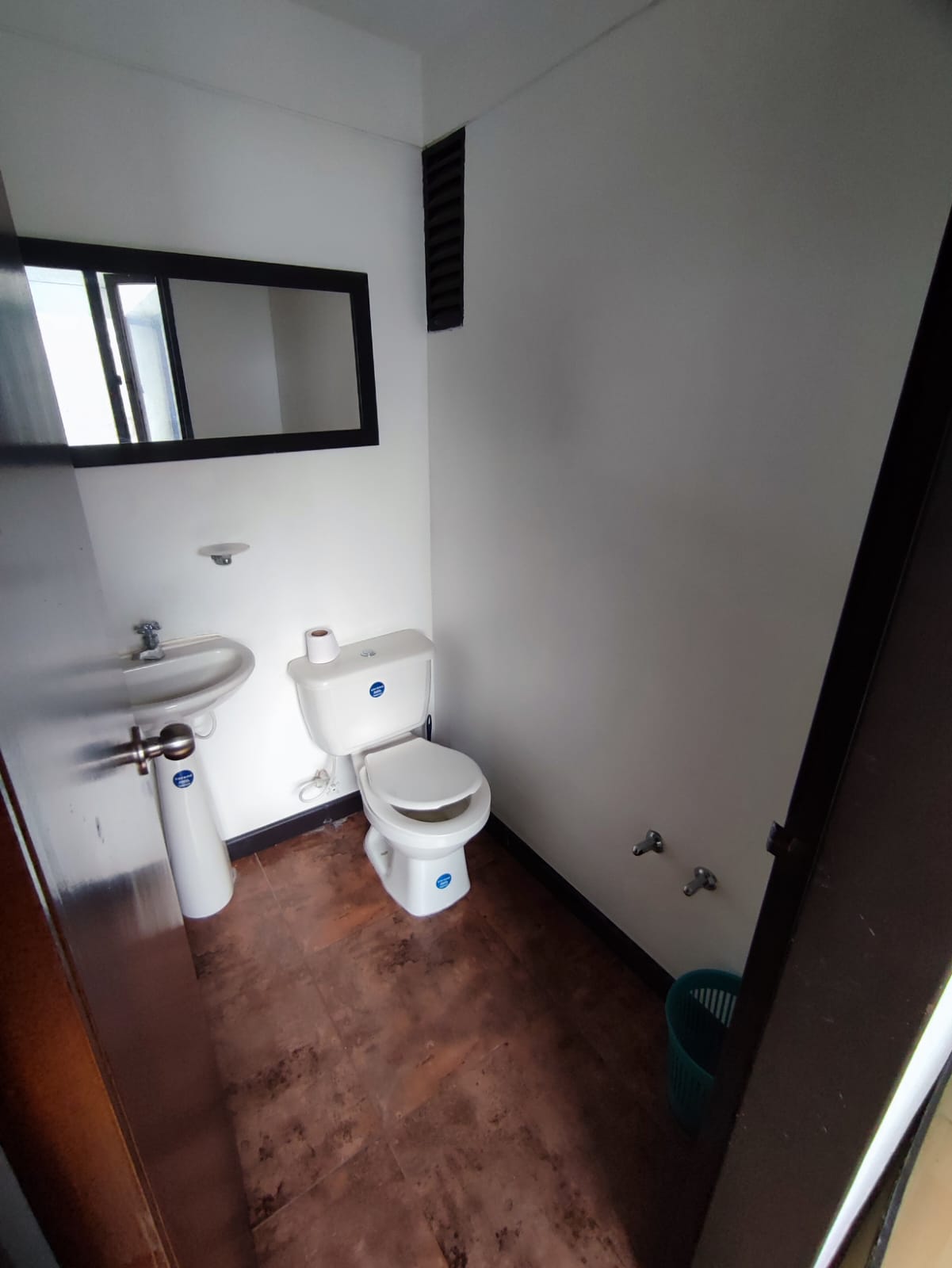 30507920240423061500 VENDO OF EN EL CORAZON DEL CENTRO DE MANIZALES 76 M2